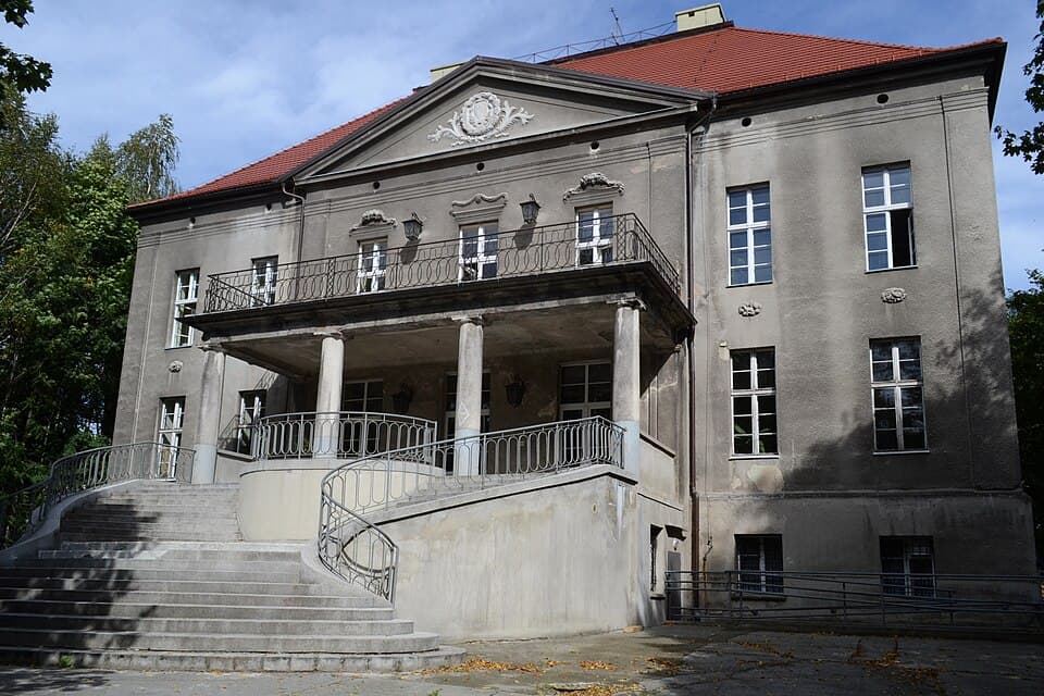 Gorzyce, Poland — Pałac z XIX w. - Gorzyce, ul. Zamkowa
